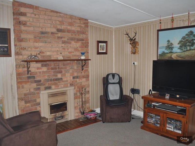 2  Leaver Street, Greta NSW 2334