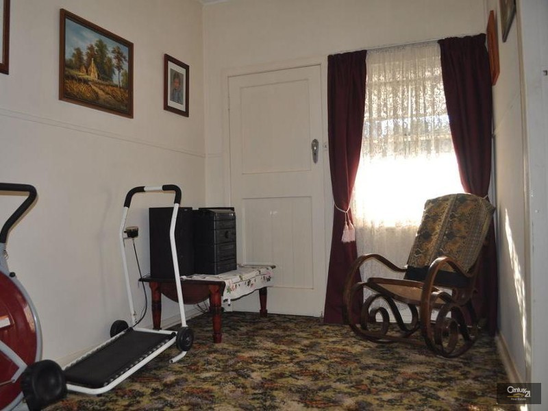 2  Leaver Street, Greta NSW 2334