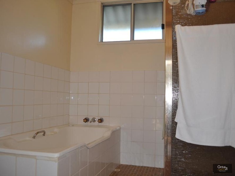 2  Leaver Street, Greta NSW 2334