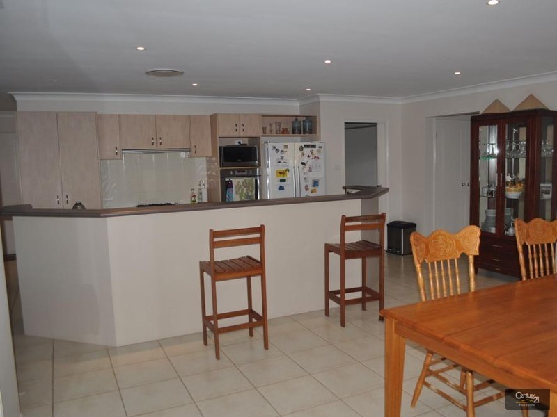 7 Sinclair Ave, Singleton NSW 2330