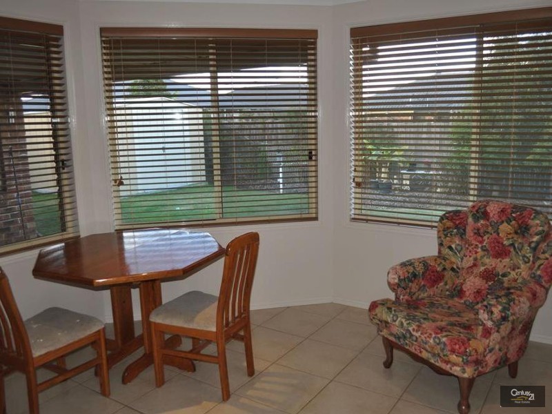 7 Sinclair Ave, Singleton NSW 2330