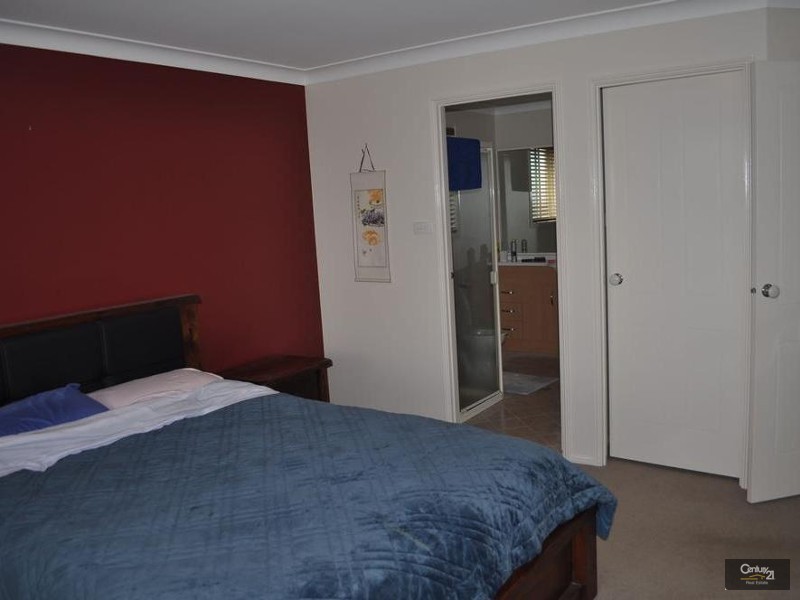 7 Sinclair Ave, Singleton NSW 2330