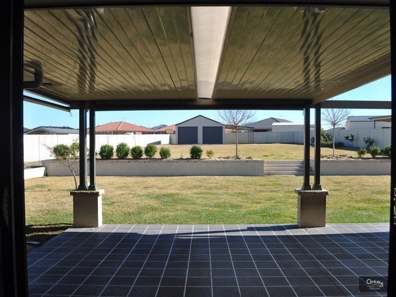 141 Casey Drive, Singleton NSW 2330