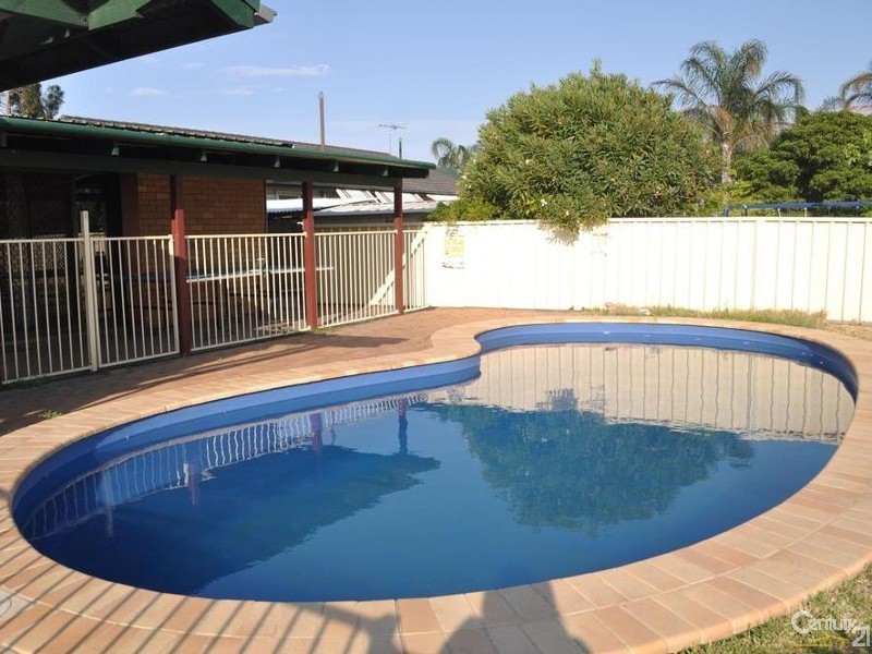 39 Lawson Avenue, Singleton NSW 2330