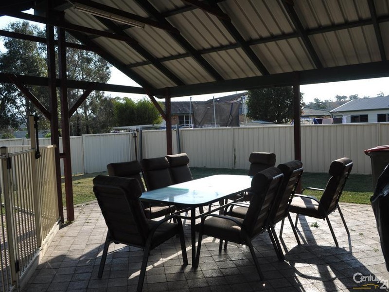 39 Lawson Avenue, Singleton NSW 2330