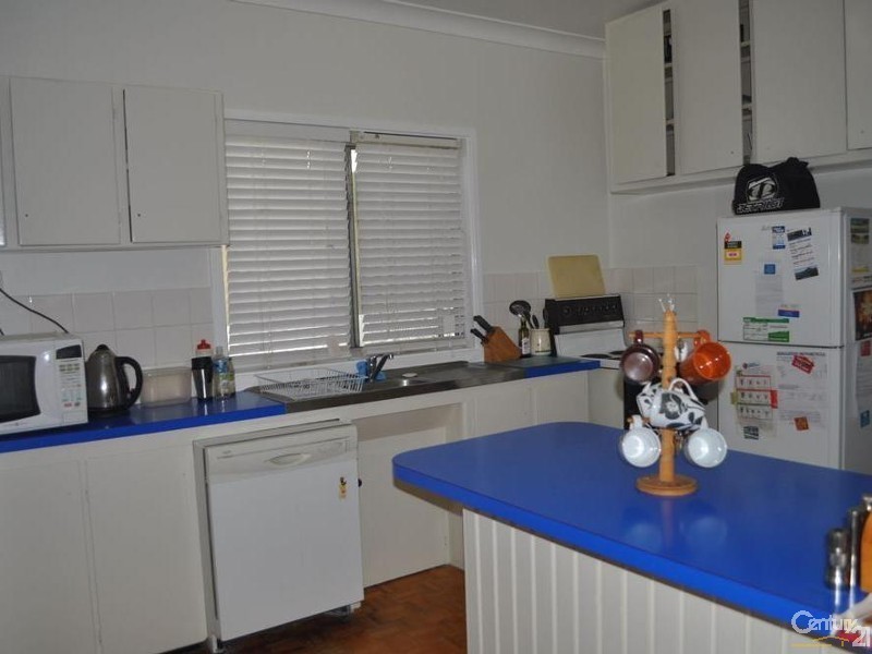 16 Collett Avenue, Singleton NSW 2330