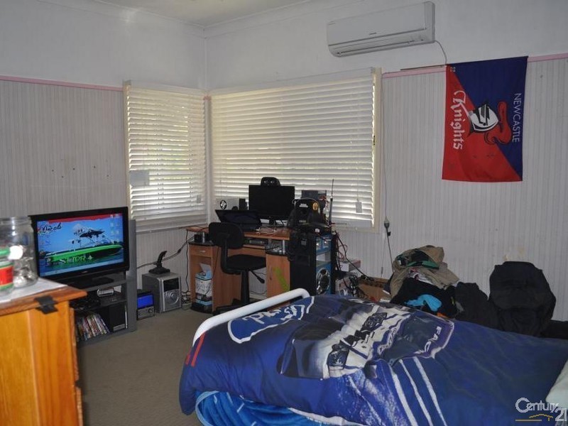 16 Collett Avenue, Singleton NSW 2330