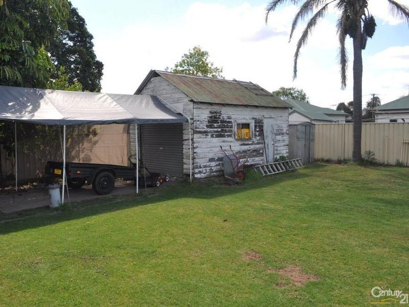 16 Collett Avenue, Singleton NSW 2330