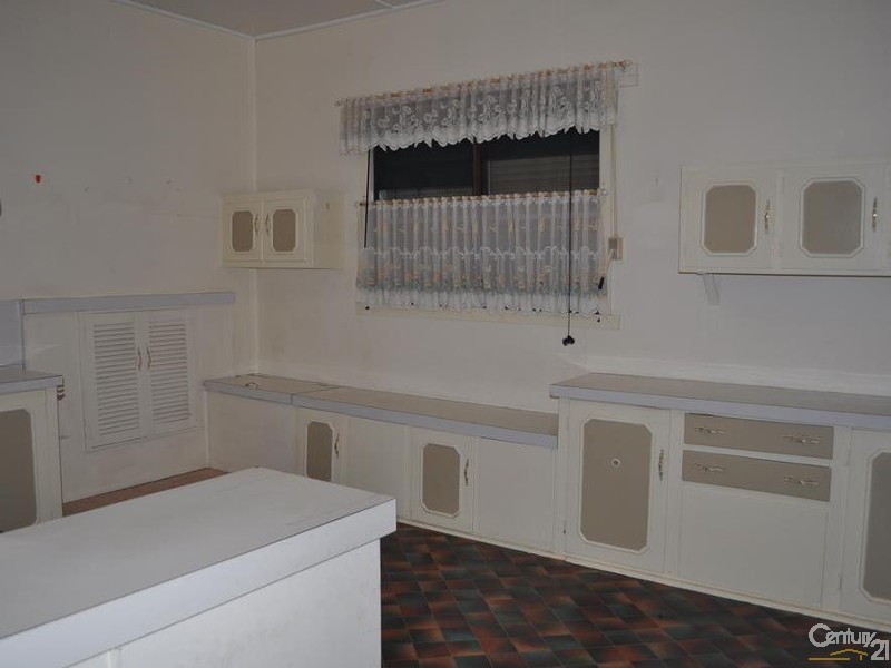 15 Castlereagh Street, Singleton NSW 2330
