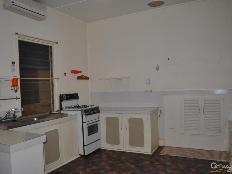 15 Castlereagh Street, Singleton NSW 2330