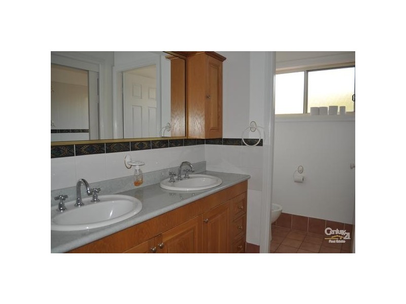 32B Casey Drive, Singleton NSW 2330