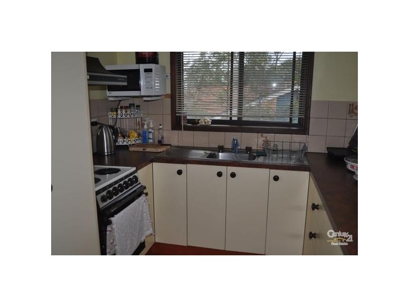 2/27 Simpson Terrace, Singleton NSW 2330