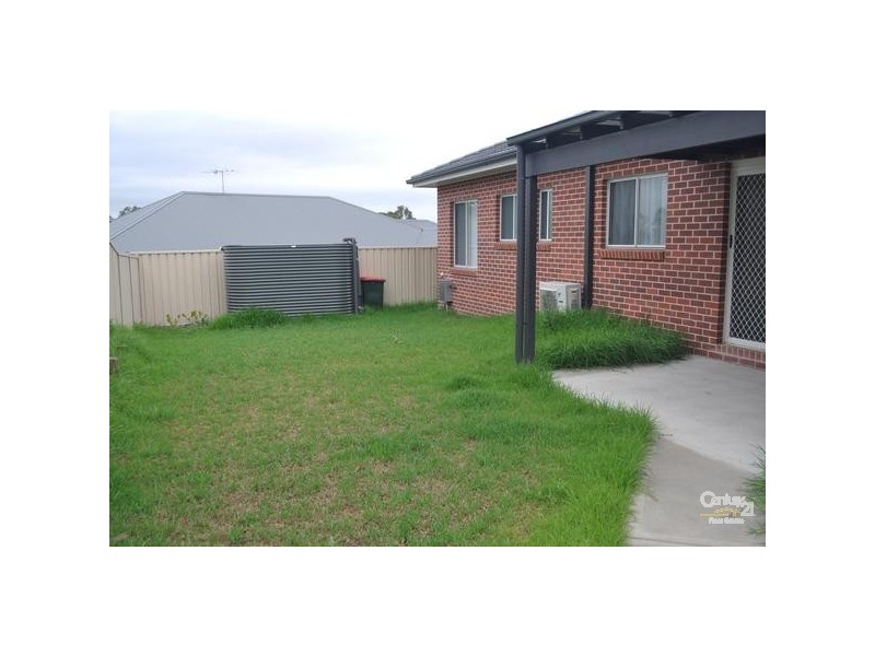 2/165 McMahon Way, Singleton NSW 2330