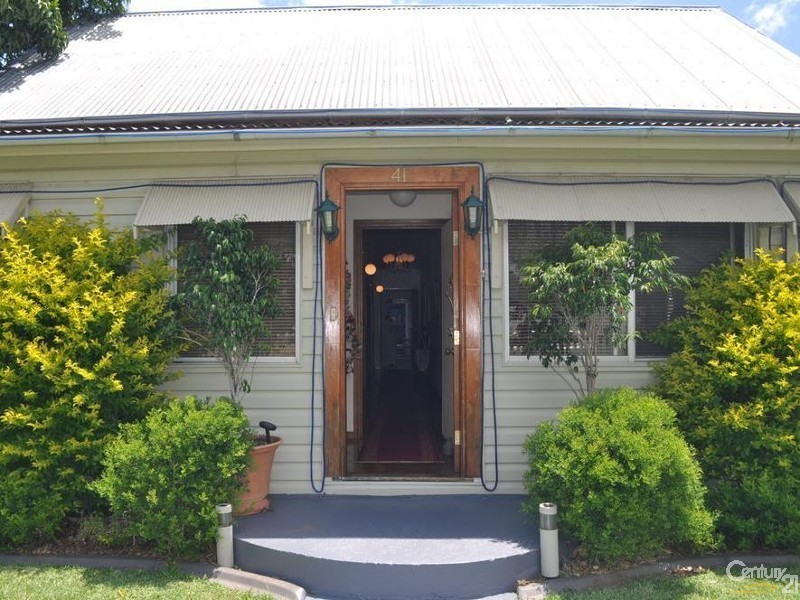 41 Bathurst Street, Singleton NSW 2330