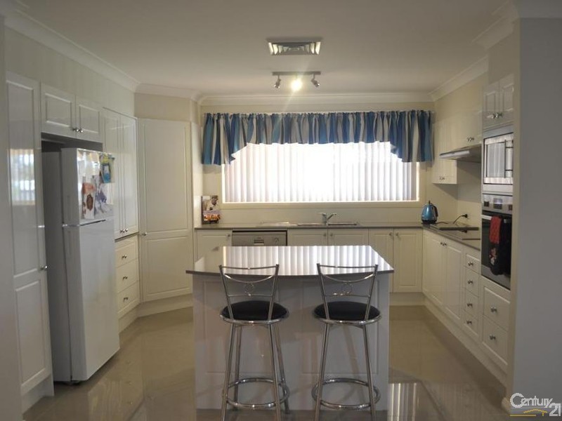 10 Ardersier Drive, Singleton NSW 2330