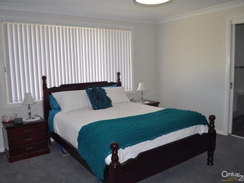 10 Ardersier Drive, Singleton NSW 2330