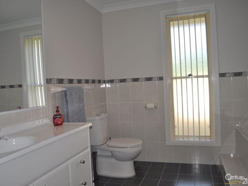 10 Ardersier Drive, Singleton NSW 2330