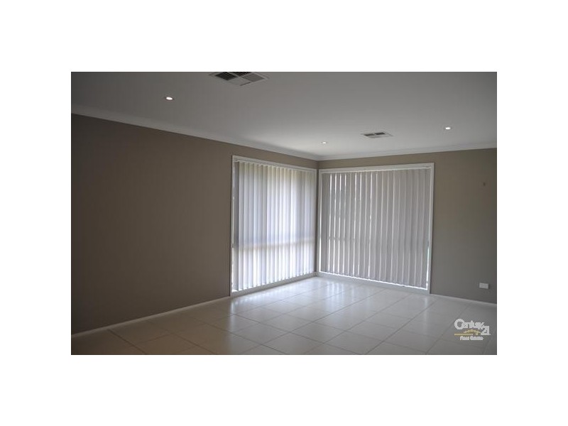 37 Aub Upward Close, Singleton NSW 2330