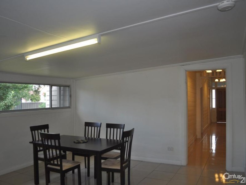 14 Macquarie Street, Singleton NSW 2330