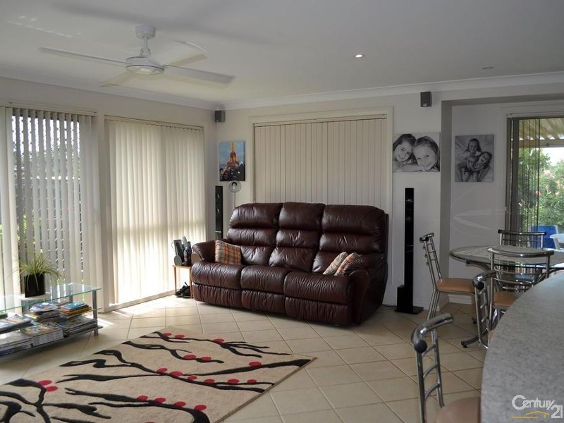 17  Sinclair Avenue, Singleton NSW 2330