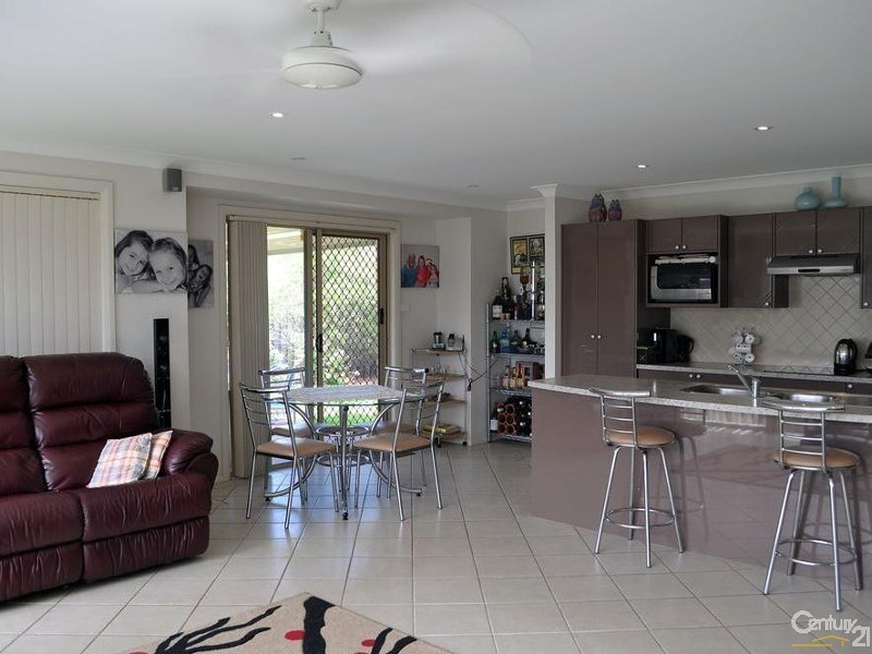 17  Sinclair Avenue, Singleton NSW 2330