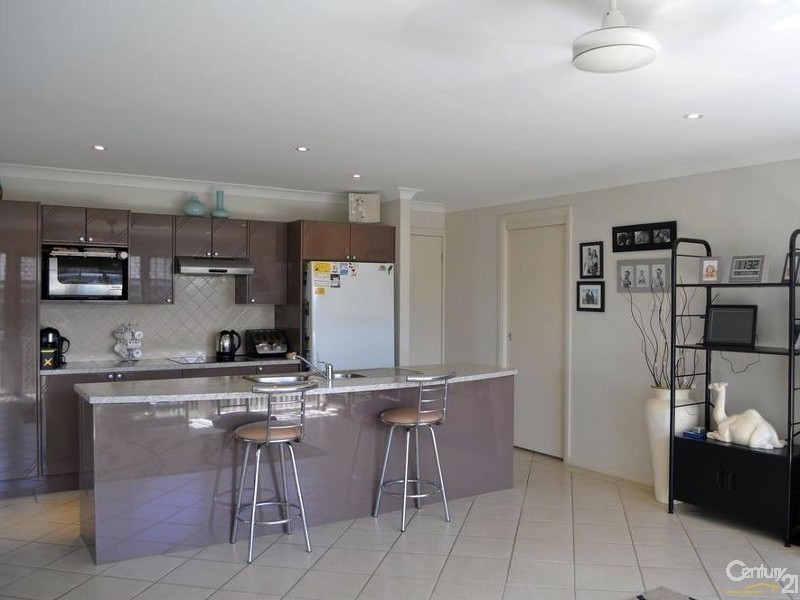 17  Sinclair Avenue, Singleton NSW 2330