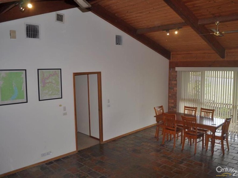 26 Lloyd Jones Drive, Singleton Heights NSW 2330
