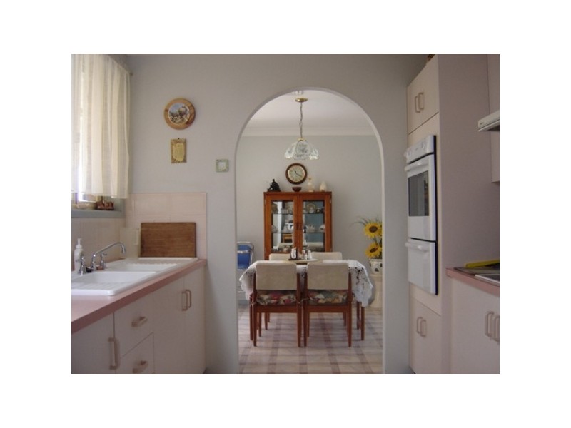 8 Casey Drive, Singleton NSW 2330