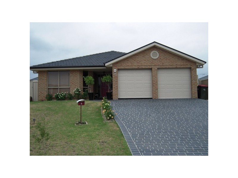 6 Edna Close, Singleton NSW 2330