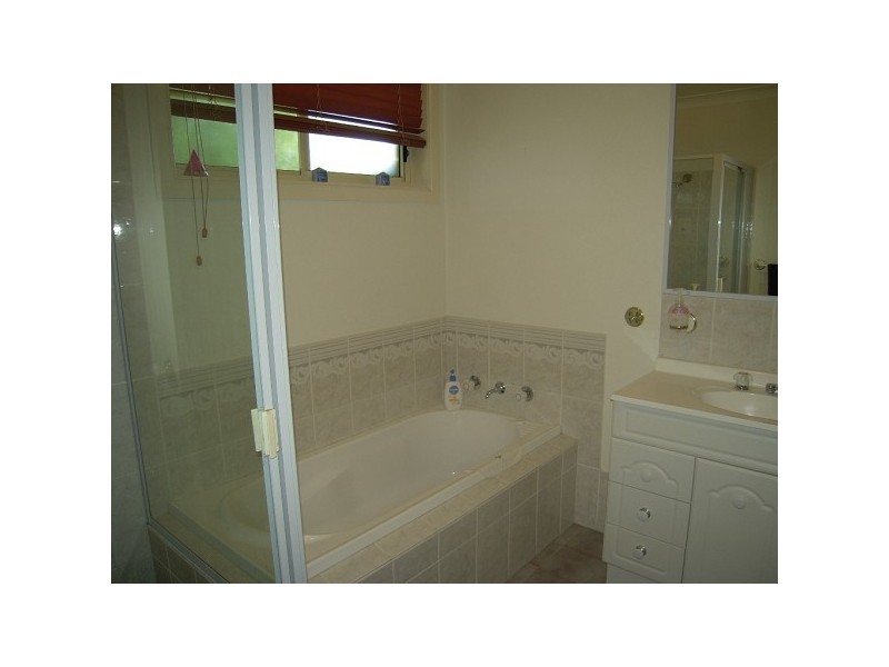 8 Mullaboy Place, Singleton NSW 2330