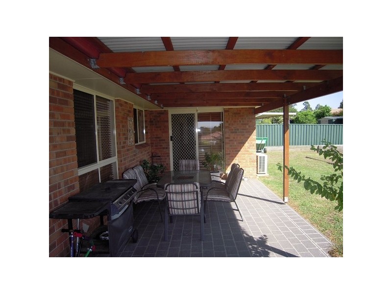 8 Mullaboy Place, Singleton NSW 2330