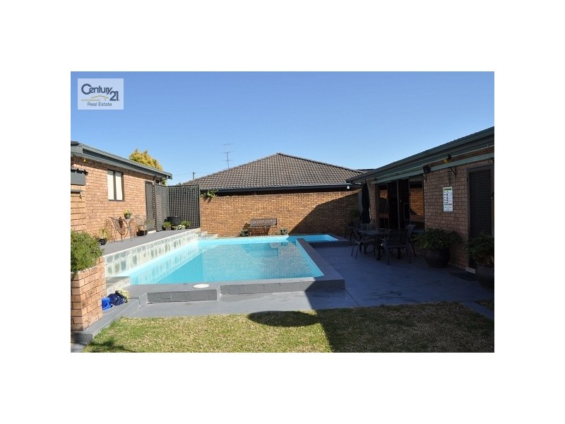 2 Townhead Crescent, Singleton NSW 2330