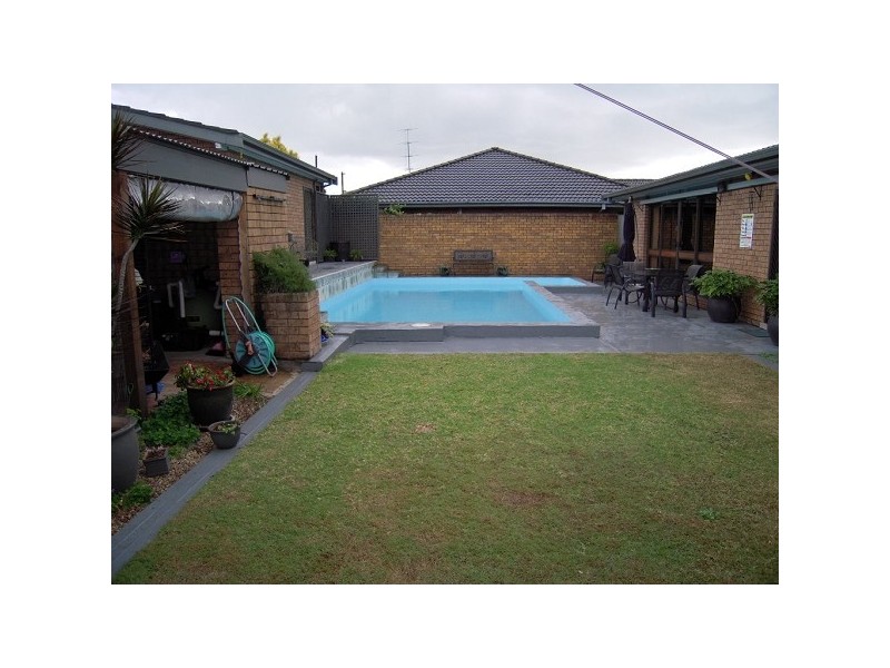 2 Townhead Crescent, Singleton NSW 2330