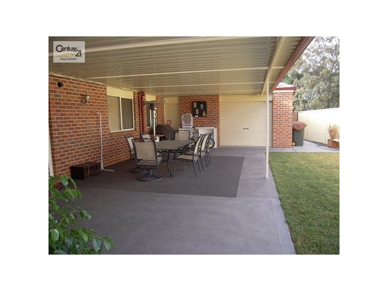 13 Falkiner Crescent, Singleton NSW 2330