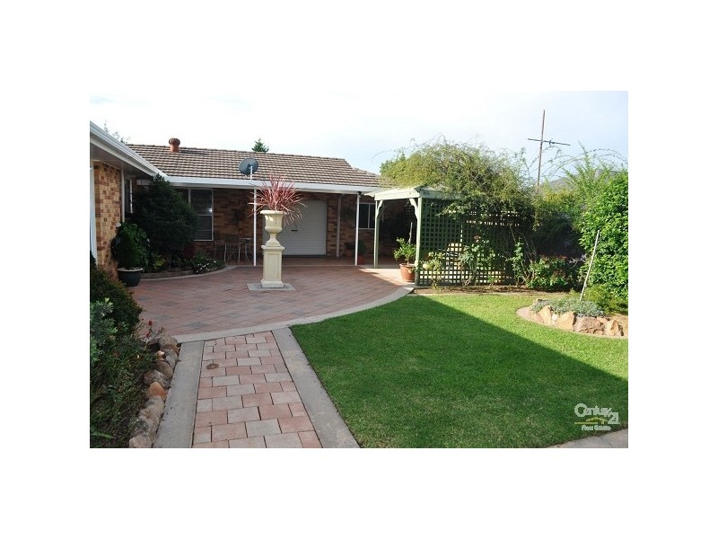 28 Henry Drive, Singleton NSW 2330