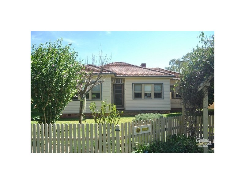 1 Pelerin Avenue, Singleton NSW 2330