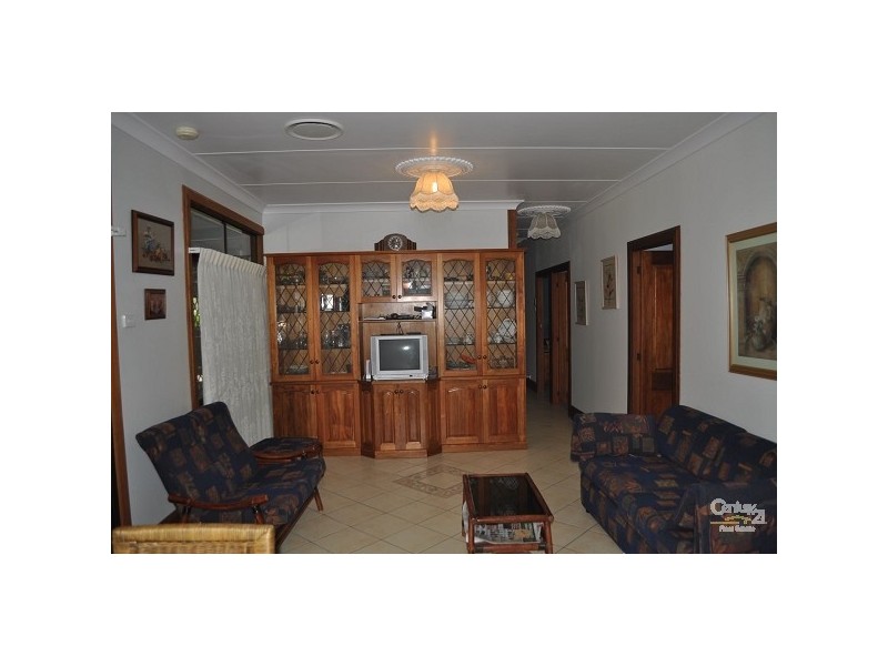 15 The Glade, Singleton NSW 2330