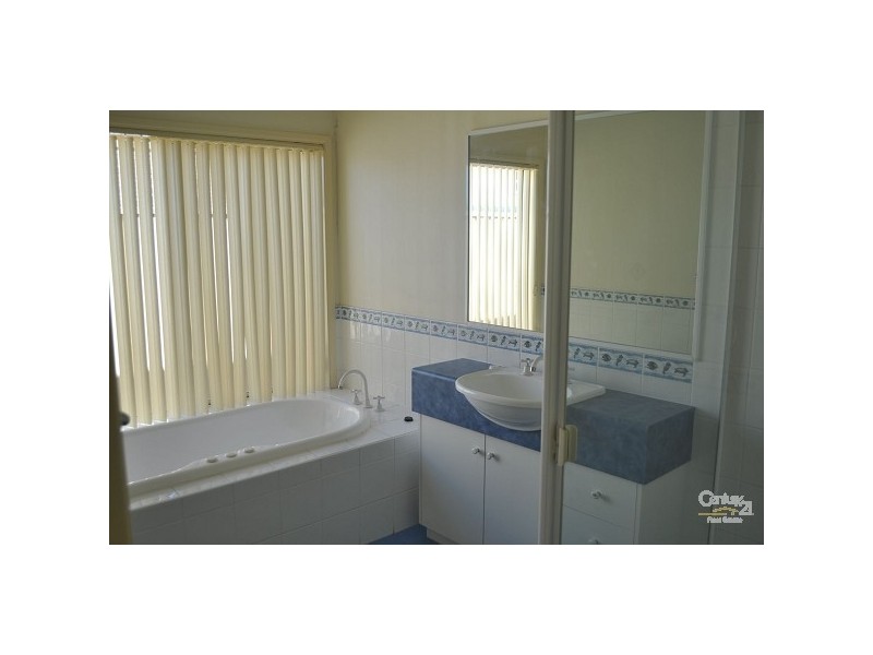 2 Grande Close, Singleton NSW 2330