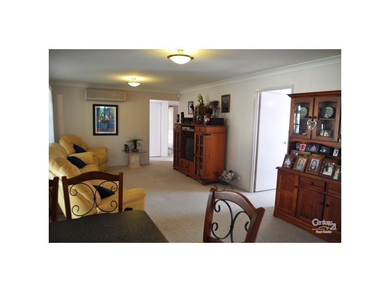 2 The Grove, Singleton NSW 2330