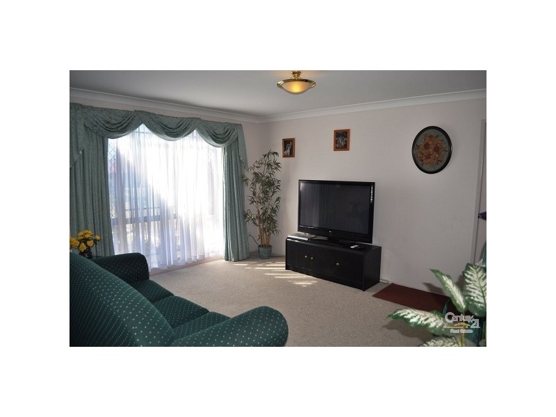 2 The Grove, Singleton NSW 2330
