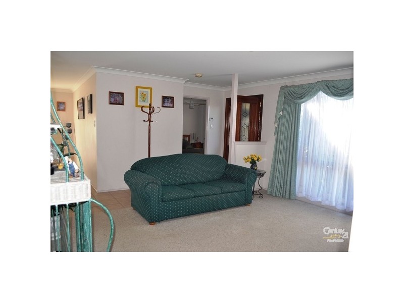 2 The Grove, Singleton NSW 2330