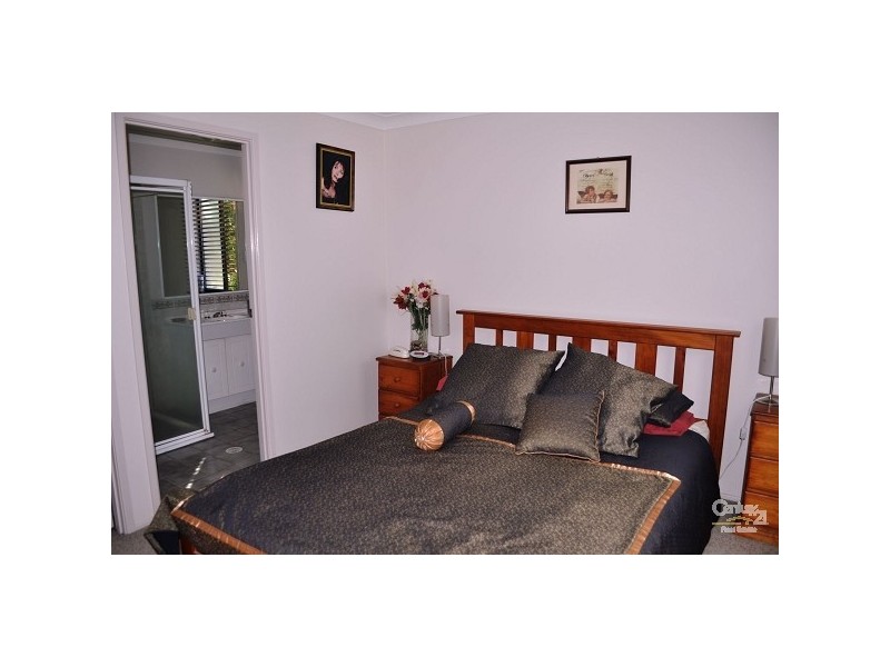2 The Grove, Singleton NSW 2330