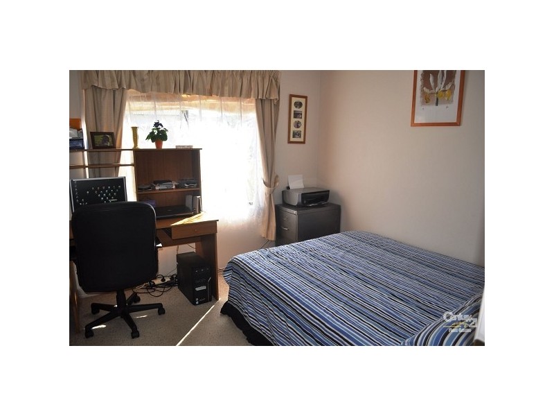 2 The Grove, Singleton NSW 2330