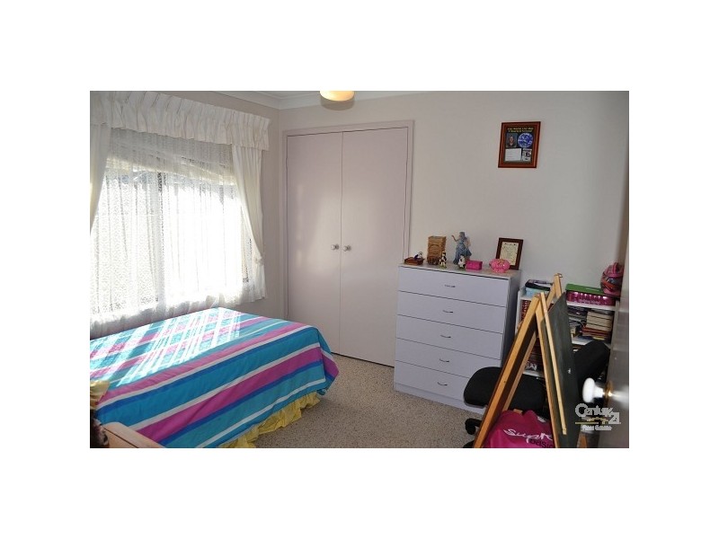 2 The Grove, Singleton NSW 2330