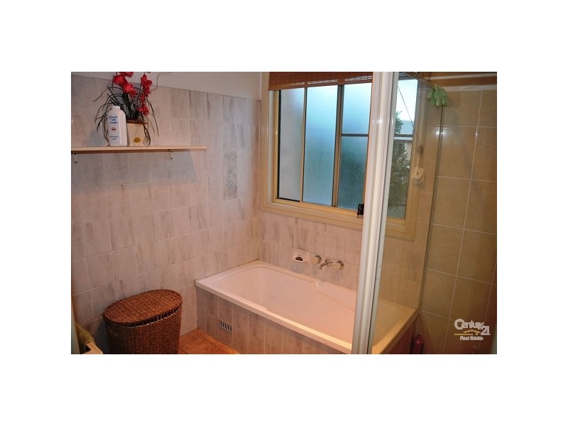 10/2 Henry Drive, Singleton NSW 2330