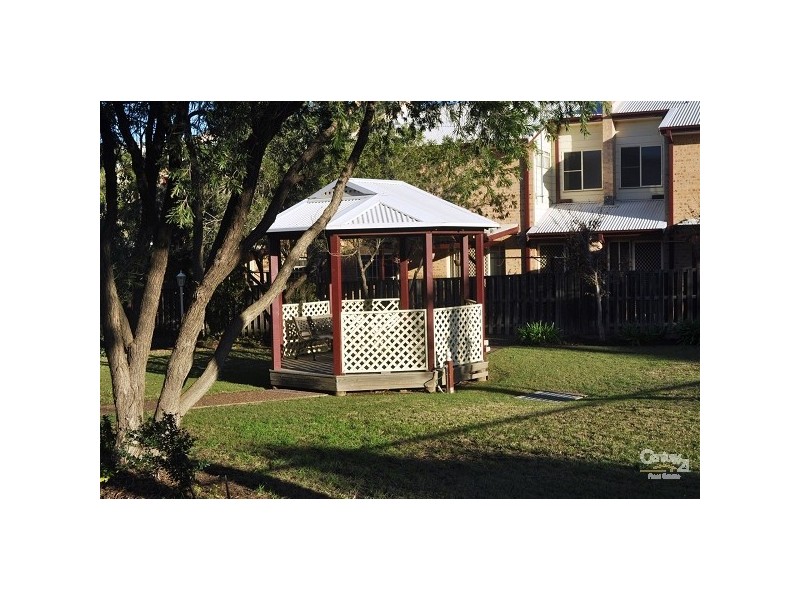 10/2 Henry Drive, Singleton NSW 2330