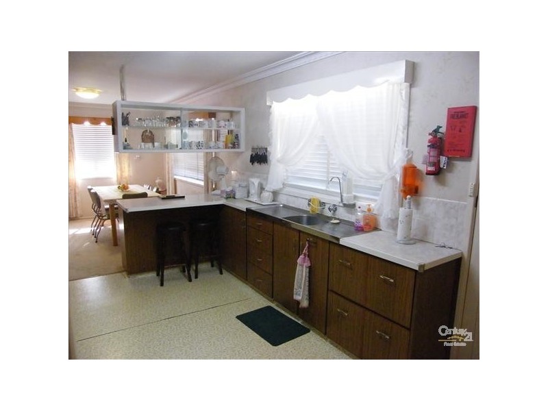 2 Saville Street, Geneva NSW 2474