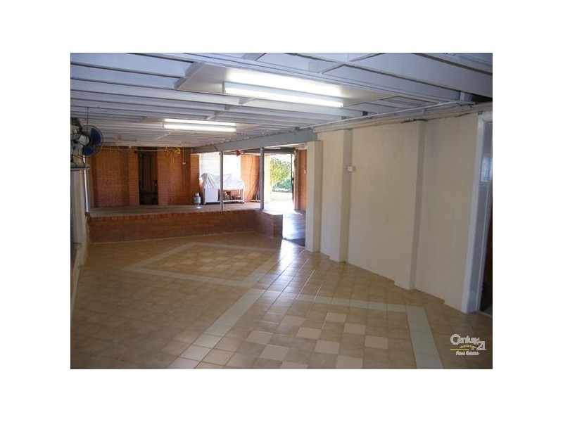 2 Saville Street, Geneva NSW 2474