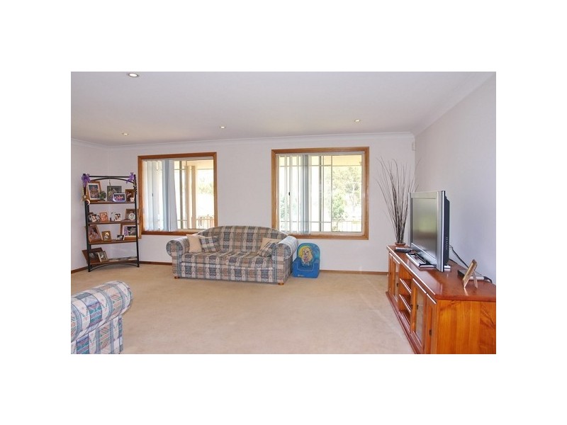 1 Quarters Place, Currans Hill NSW 2567