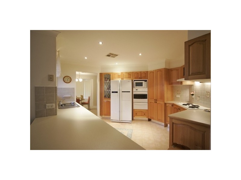 16 Railway Parade, Douglas Park NSW 2569